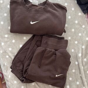 Nike Brown Sweatshirt and Joggers Set with White Swoosh